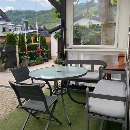 Junglen An Der Mosel Zeltingen-Rachtig